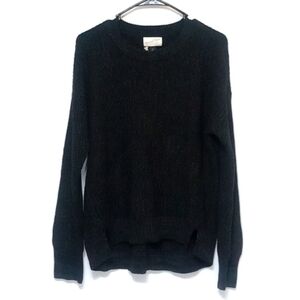 𝅺Universal Thread Pullover Sweater